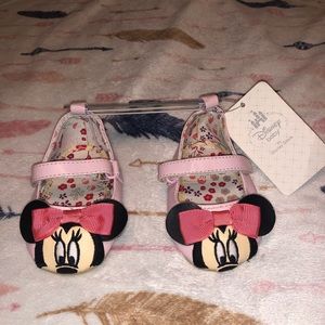 Minnie Mouse crib shoes 0-6 months NWT💙